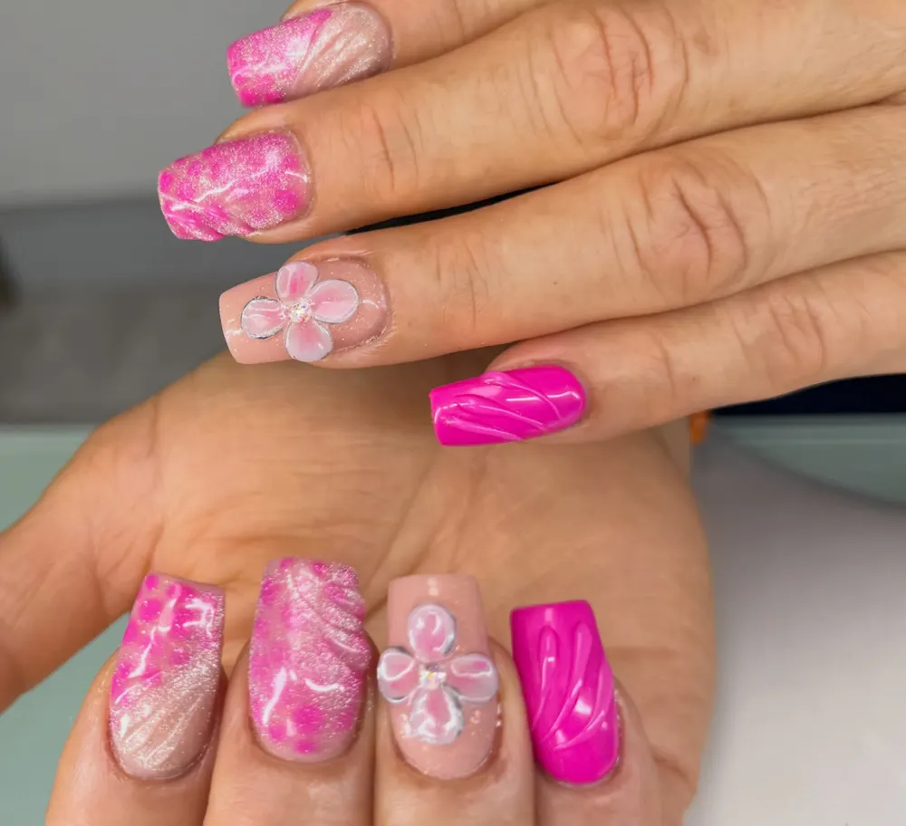 Nail set by Saaha Nails